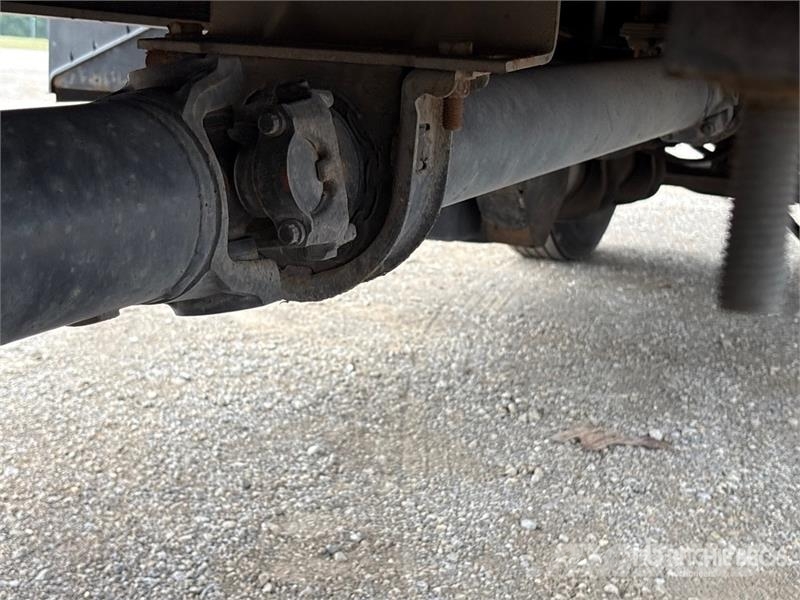 Freightliner M2 106 Camiones caja cerrada