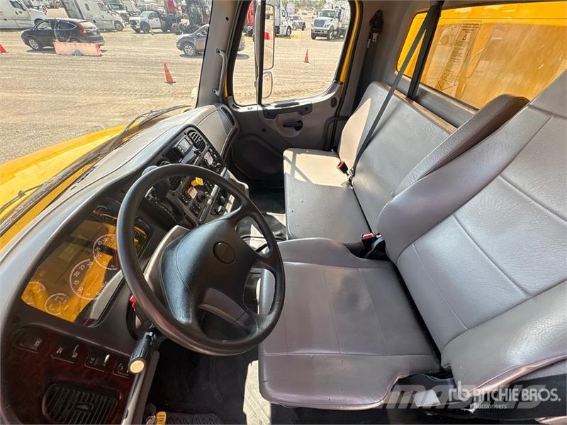 Freightliner M2 106 Φορτηγά Κόφα
