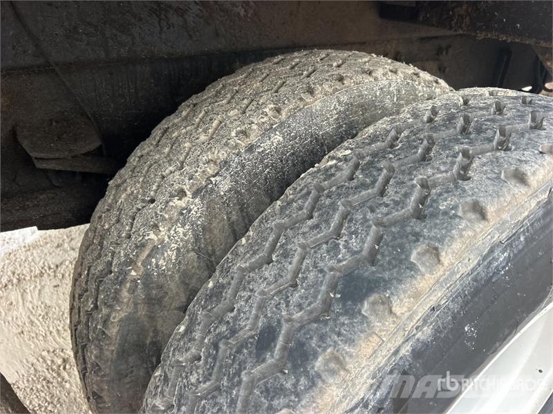 Freightliner M2 106 건설 장비 - 기타