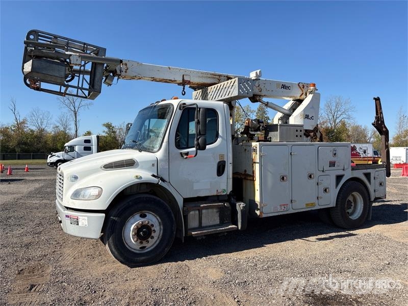 Freightliner M2 106 Plataformas sobre camión