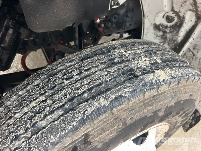 Freightliner M2 106 건설 장비 - 기타