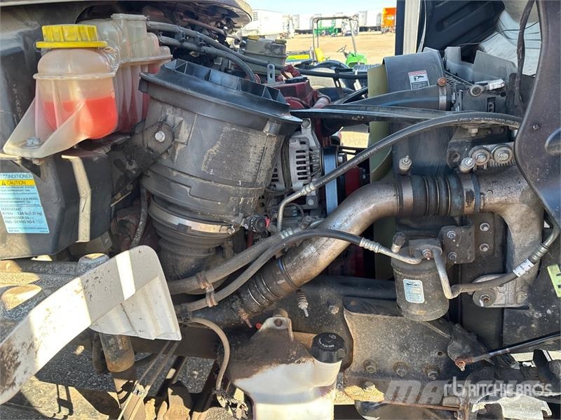 Freightliner M2 106 卡車裝載高空作業車