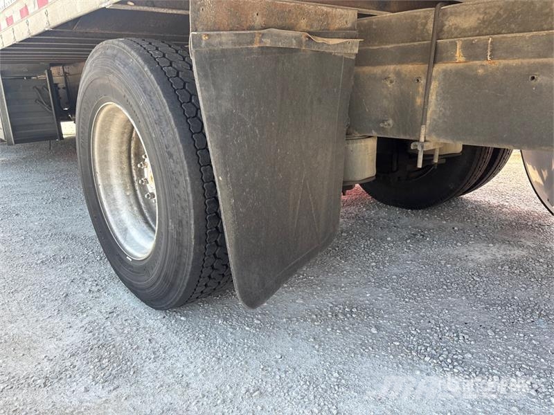 Freightliner M2 106 Camion Fourgon