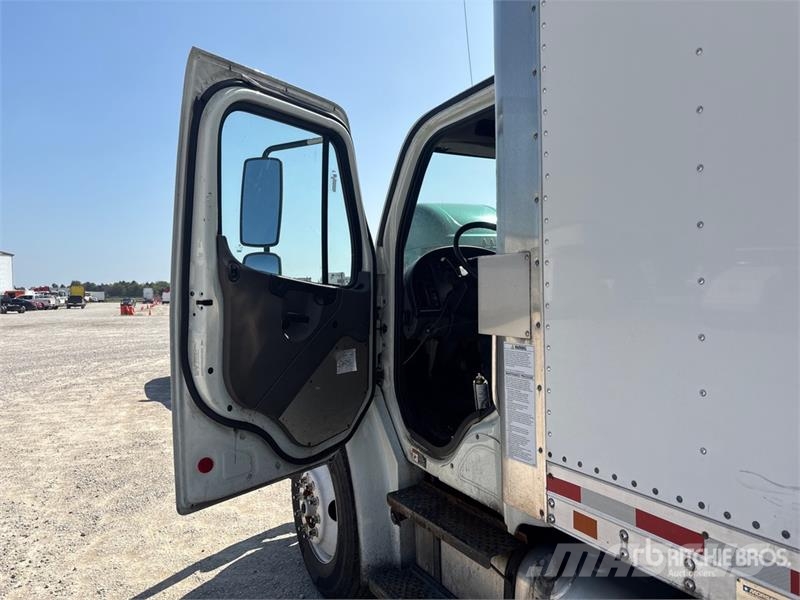 Freightliner M2 106 Camion Fourgon