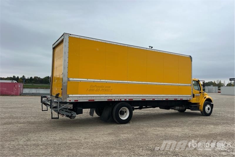 Freightliner M2 106 貨箱式卡車