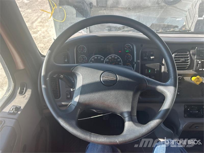 Freightliner M2 106 Frigofrik kamyonlar