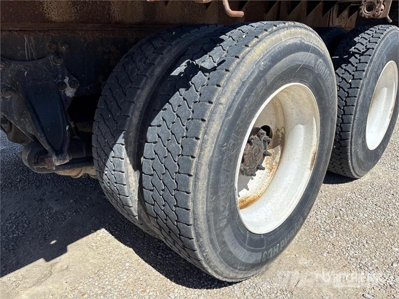 Freightliner M2 106 Kamioni sa otvorenim sandukom