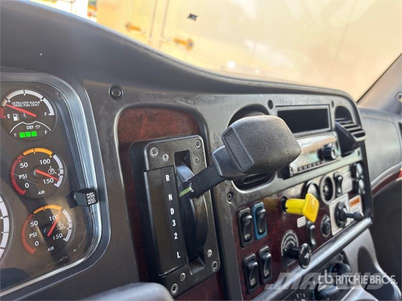 Freightliner M2 106 Camion cassonati