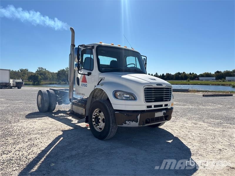 Freightliner M2 106 Trekkers