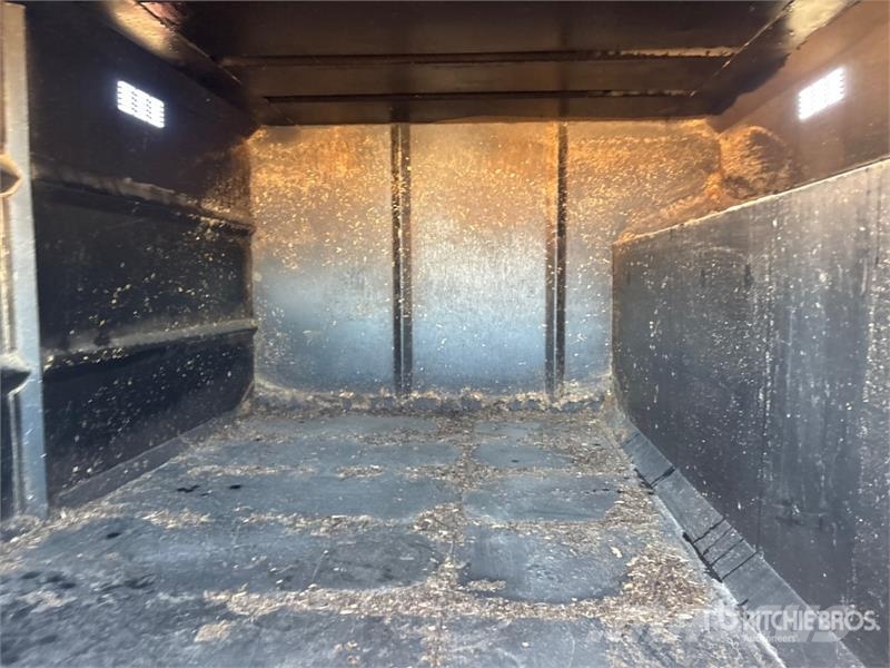 Freightliner M2 106 卡車裝載高空作業車