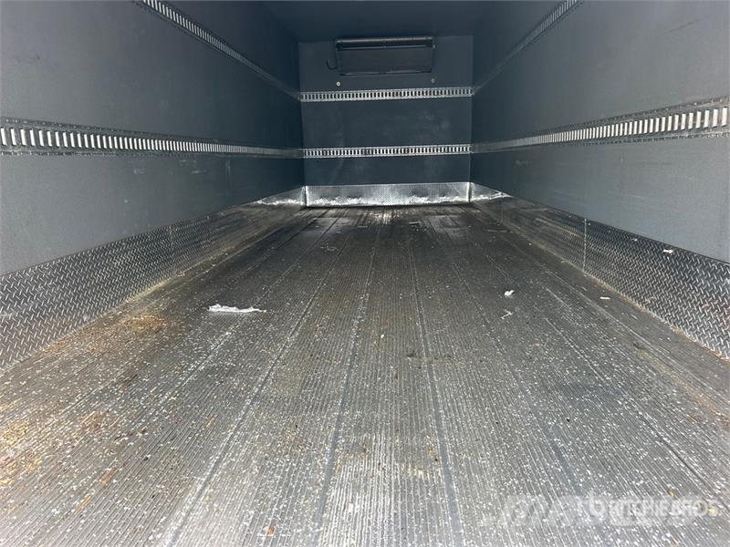 Freightliner M2 106 Chladírenské nákladní vozy