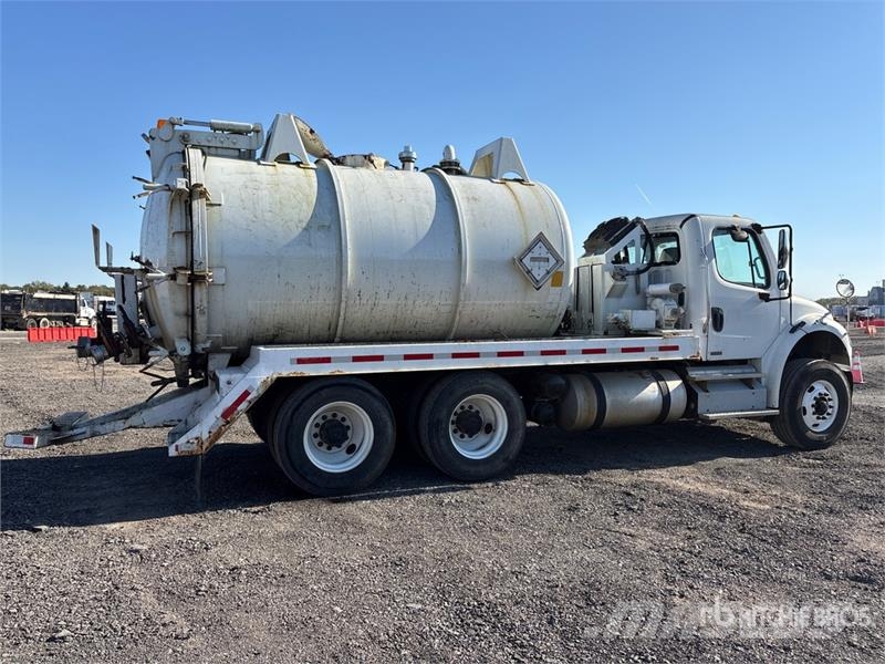 Freightliner M2 106 Vakuumski tovornjaki