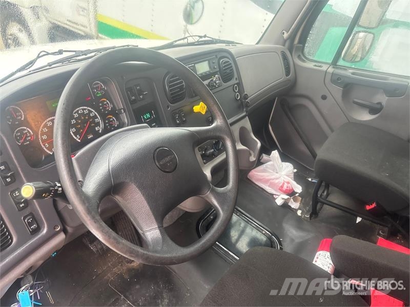 Freightliner M2 106 Kamioni hladnjače