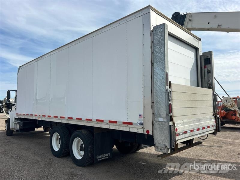 Freightliner M2 106 Chladírenské nákladní vozy