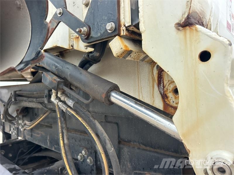Freightliner M2 106 Kehrmaschine