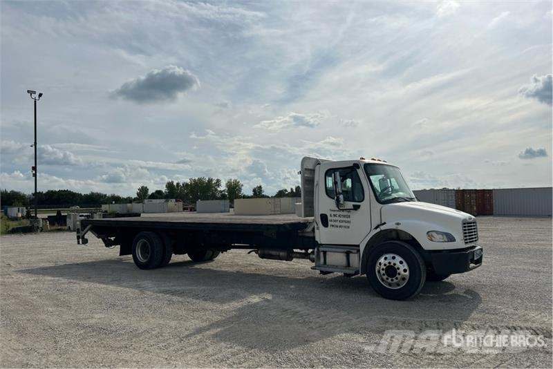 Freightliner M2 106 平ボディー