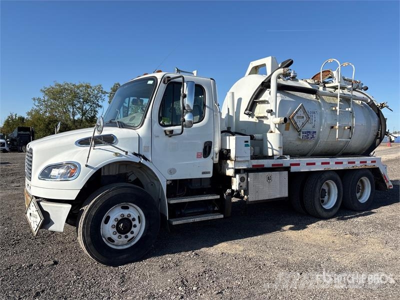 Freightliner M2 106 Vakuumski tovornjaki
