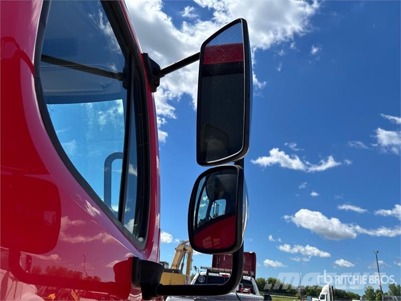 Freightliner M2 106 Kamioni sa otvorenim sandukom