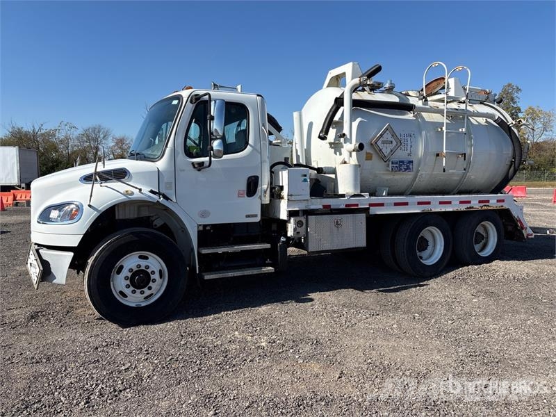 Freightliner M2 106 Camion autospurgo