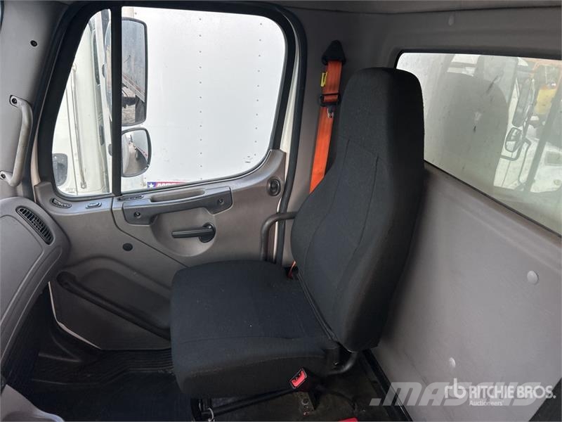 Freightliner M2 106 Kamioni hladnjače