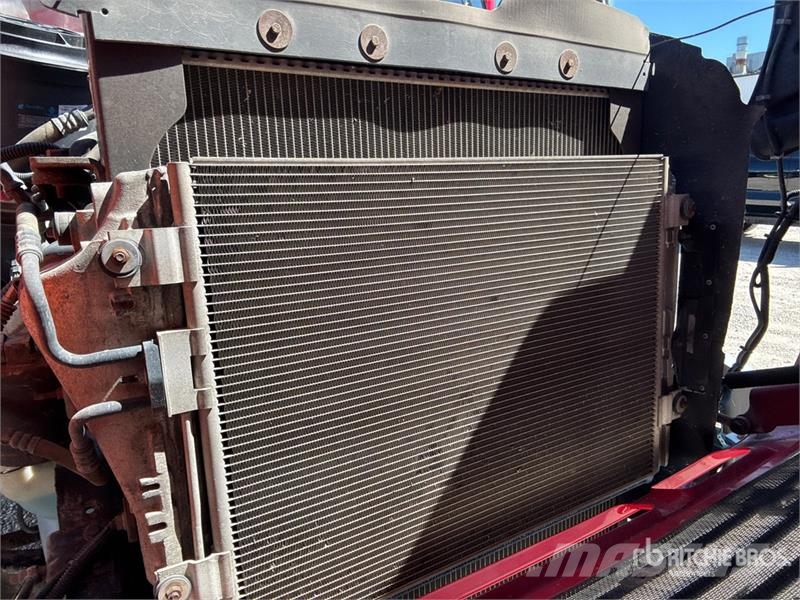 Freightliner M2 106 Kamioni sa otvorenim sandukom