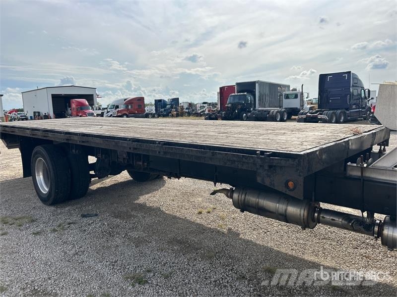 Freightliner M2 106 平ボディー