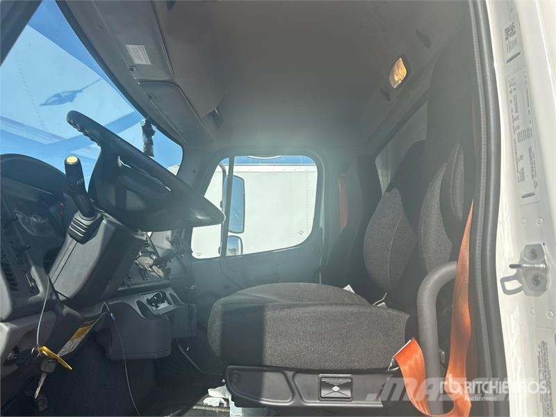 Freightliner M2 106 Frigofrik kamyonlar