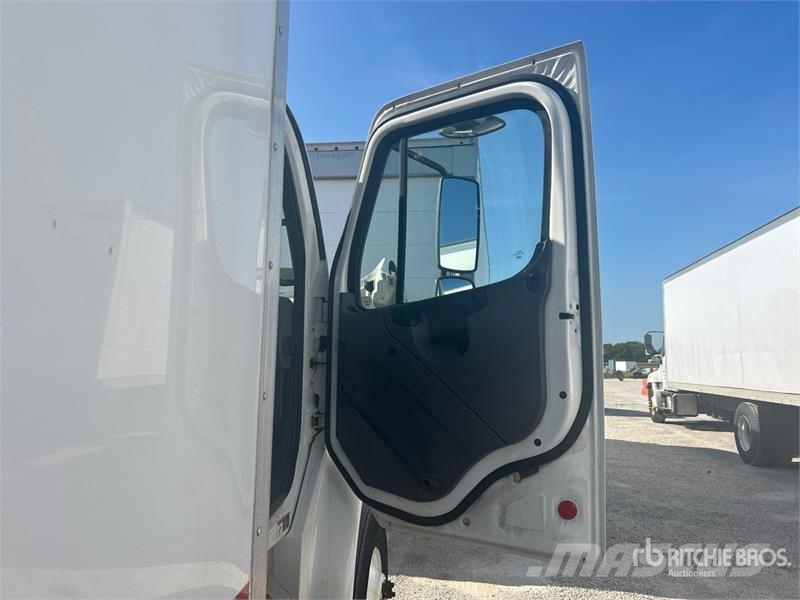 Freightliner M2 106 Frigofrik kamyonlar