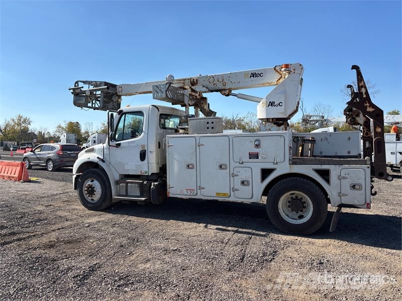 Freightliner M2 106 Plataformas sobre camión
