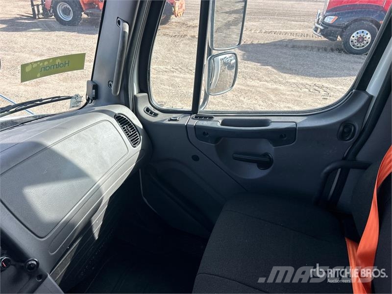 Freightliner M2 106 Kamioni hladnjače