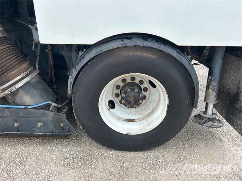 Freightliner M2 106 Kehrmaschine