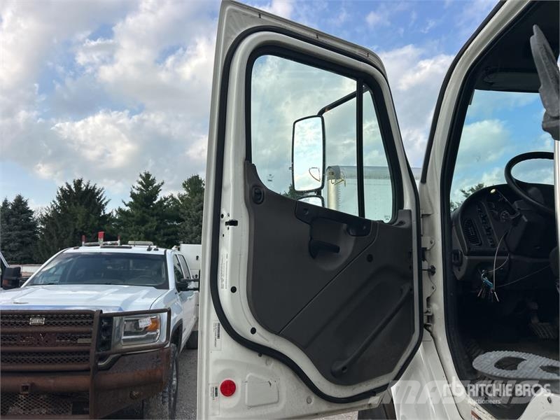 Freightliner M2 106 Kamioni hladnjače