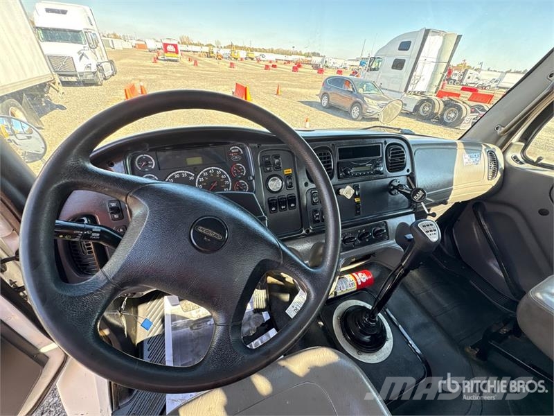 Freightliner M2 106 Camion autospurgo