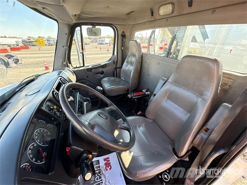 Freightliner M2 106 Camion autospurgo