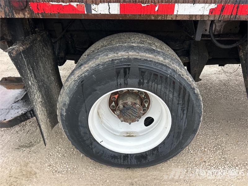 Freightliner M2 106 건설 장비 - 기타