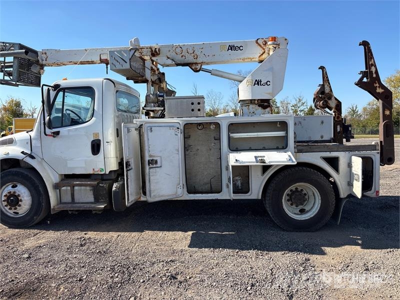 Freightliner M2 106 Plataformas sobre camión