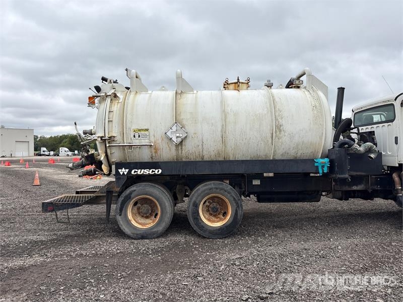 Freightliner M2 106 Slamsugere