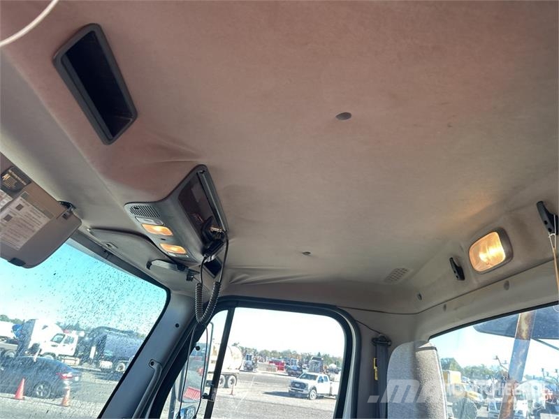 Freightliner M2 106 4x2 Service Truck Kommunal-Sonderfahrzeuge