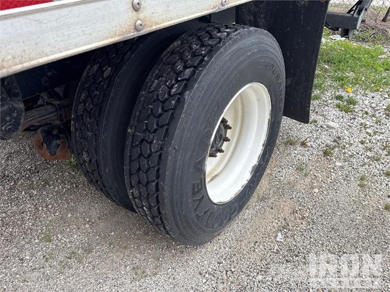 Freightliner M2 106 4x2 Van Truck Fast kasse