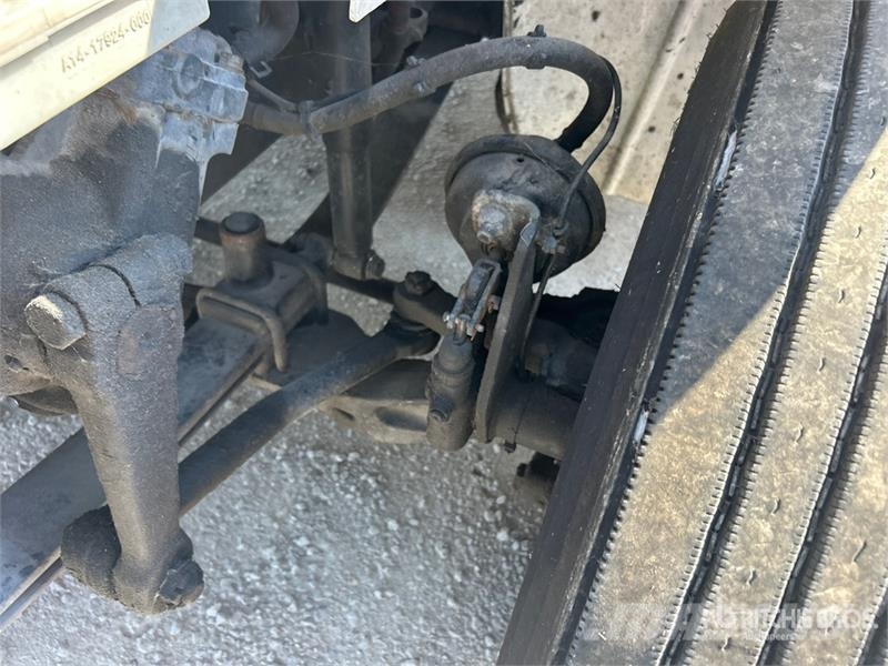 Freightliner M2 106 4x2 Van Truck Kapali kasa kamyonlar