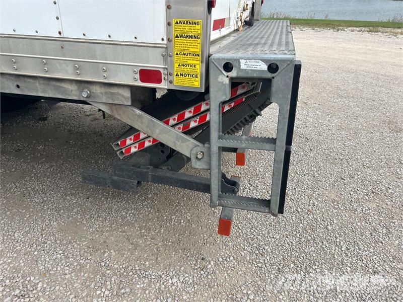 Freightliner M2 106 4x2 Van Truck (Inoperable) Фургони