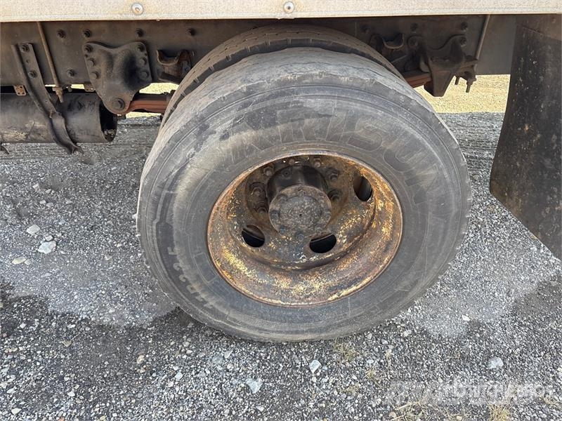 Freightliner M2 106 4x2 Van Truck Camiones caja cerrada