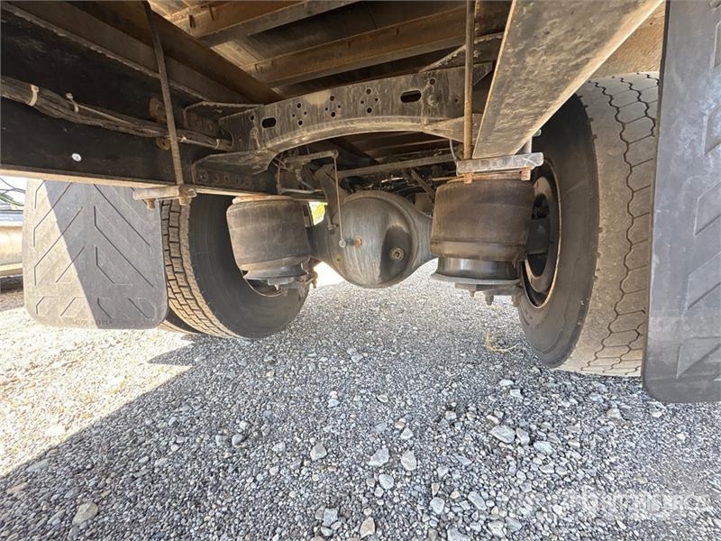 Freightliner M2 106 4x2 Van Truck Tovornjaki zabojniki
