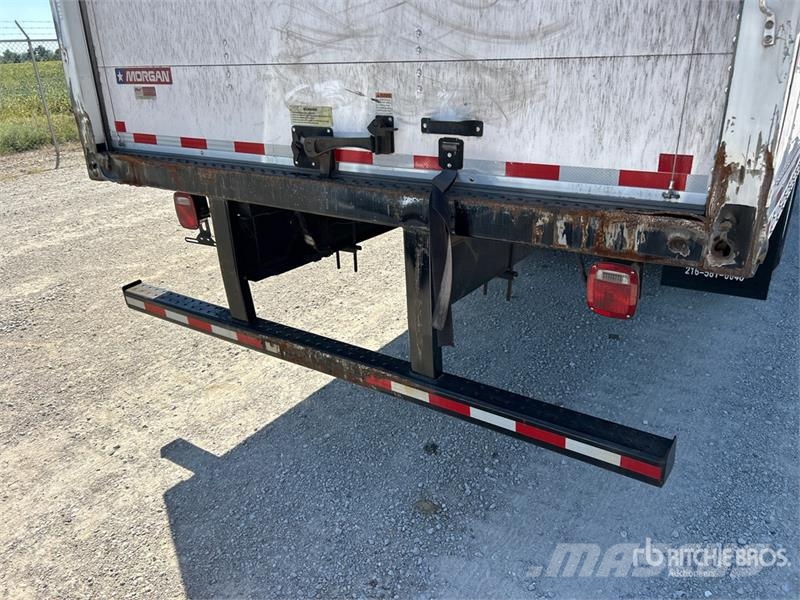 Freightliner M2 106 4x2 Van Truck Kapali kasa kamyonlar