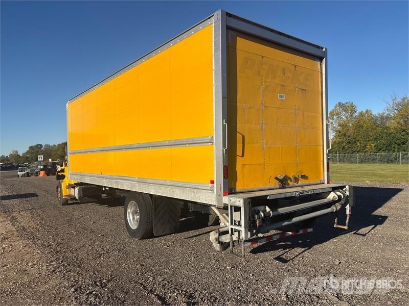 Freightliner M2 106 4x2 Van Truck (Inoperable) Camiones caja cerrada