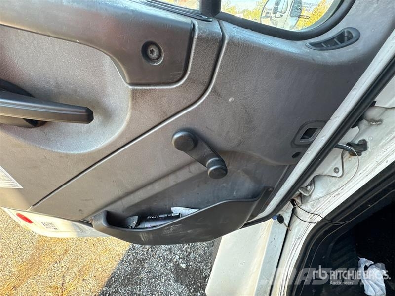 Freightliner M2 106 4x2 Van Truck Camiones caja cerrada