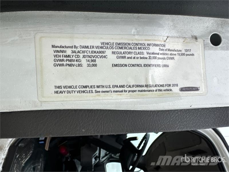 Freightliner M2 106 4x2 Van Truck Skapbiler
