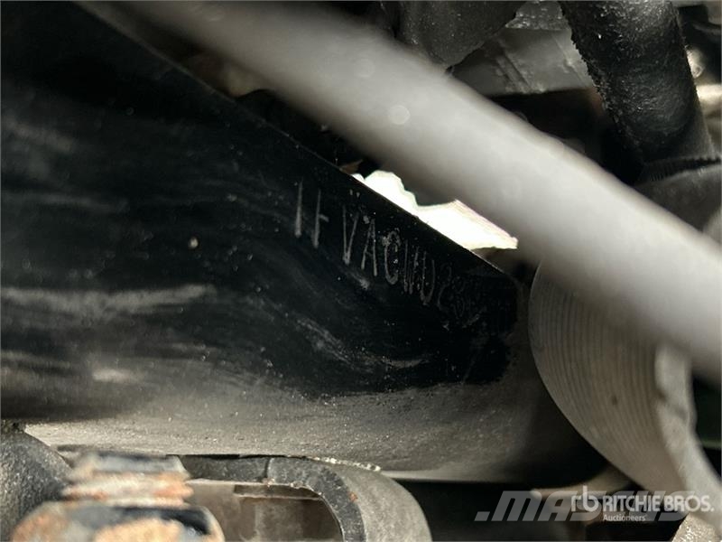 Freightliner M2 106 4x2 Van Truck (Inoperable) Фургони