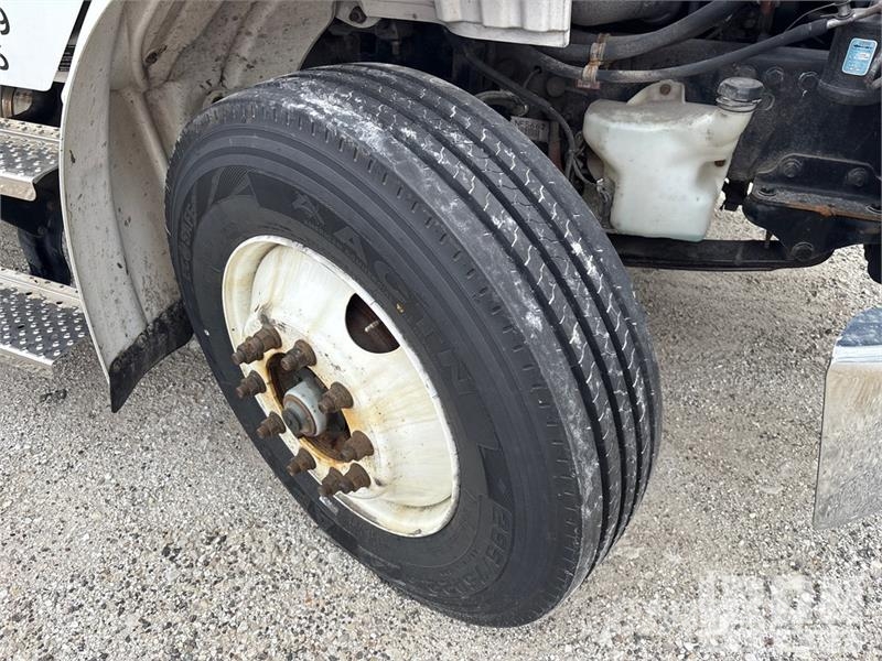 Freightliner M2 106 4x2 Van Truck Fast kasse