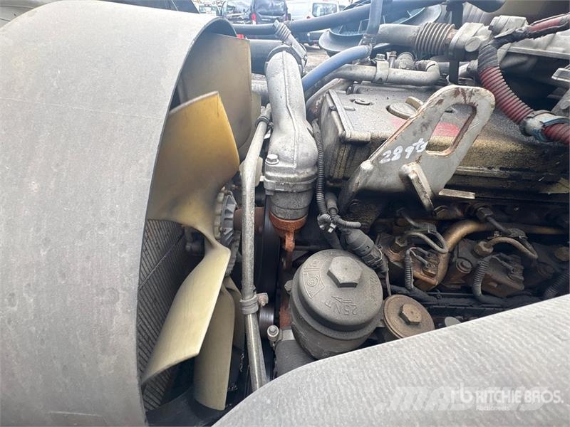 Freightliner M2 106 4x2 Van Truck Фургони